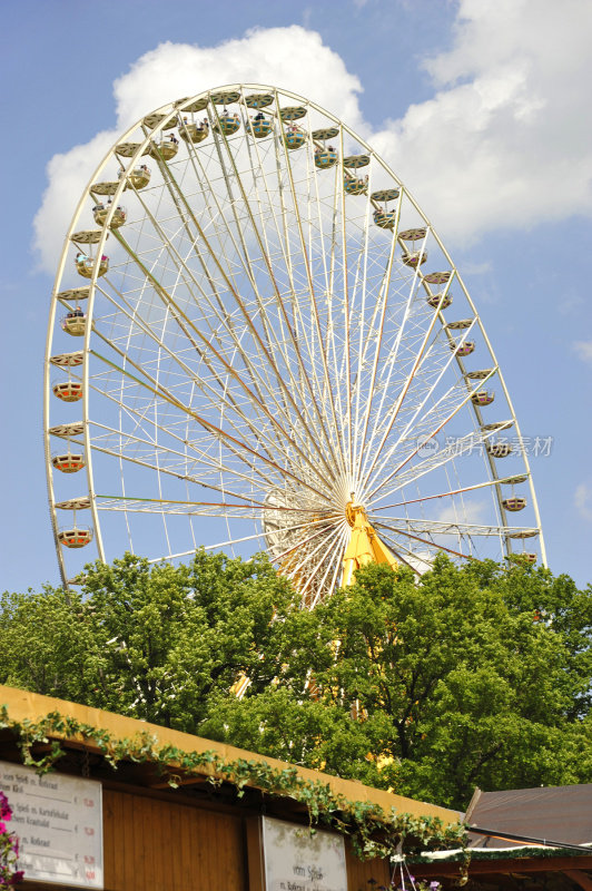 ferris wheel湖旁的摩天轮